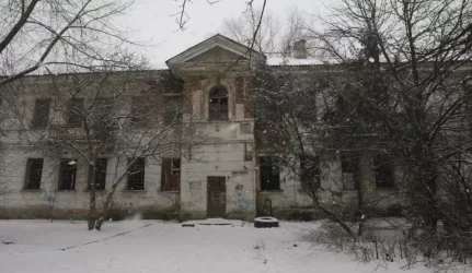 Kirtimų tabore griaunami keturi apleisti statiniai ir išvežamos apdegusių ir negyvenamų pastatų liekanos