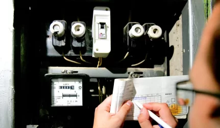 Premjeras atskleidžia, kiek kitąmet pigs elektra verslui