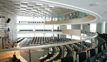 Moderni Seimo salė be atokvėpio ryja pinigus