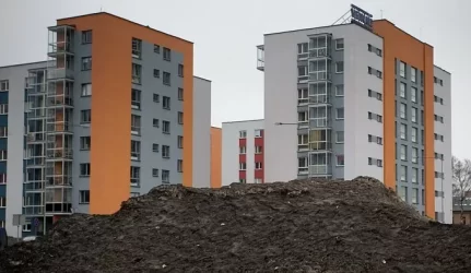 SEB bankas: žmonės šiemet būstui skolinasi dažniau negu pernai