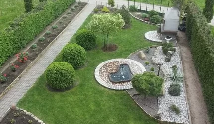 gražiausi gėlynai prie daugiabučių