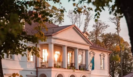 Dvarus ir pilis siūlo pripažinti valstybinės reikšmės paveldo objektais