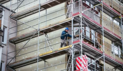 Norint spėti į renovacijos traukinį delsti negalima