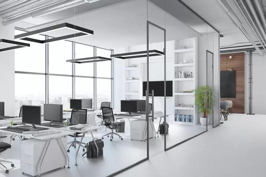 Stiklas biure: interjero sprendimai, pritaikymas, nauda ir išmanios idėjos