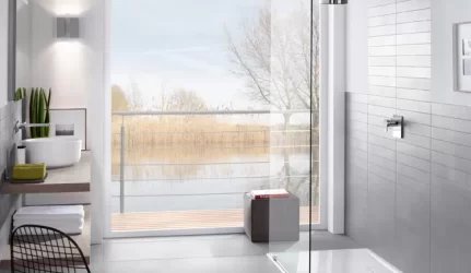 Naujos kartos ypatingai plokšti dušo padėklai METALRIM iš VILLEROY&BOCH