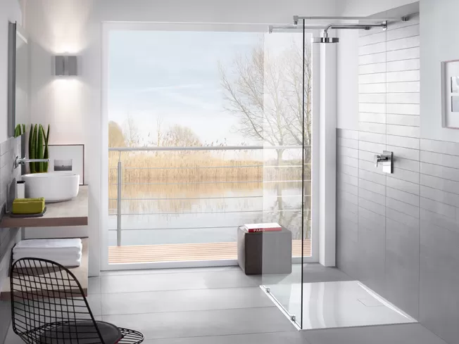 Naujos kartos ypatingai plokšti dušo padėklai METALRIM iš VILLEROY&BOCH
