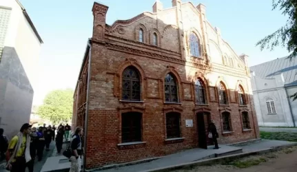 Joniškio raudonoji sinagoga