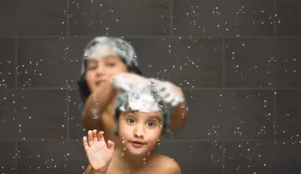 „Guardian“ sukūrė purvui atsparų dušo kabinoms skirtą stiklą