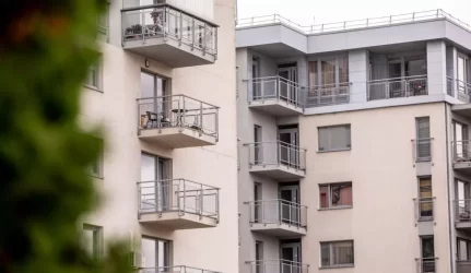 Ar sutikti su kaimyno prašymu griauti laikančiąją sieną?