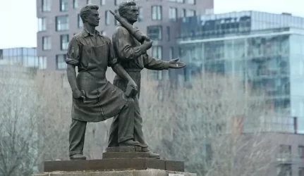 Žalio tilto skulptūros