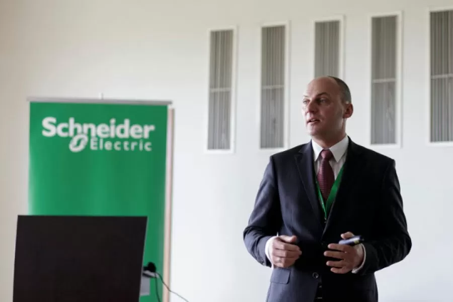 „Schneider Electric“ plečia gaminių platinimo tinklą Baltijos šalyse