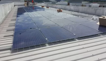 Ant Moldovos vyriausybės pastato stogo bus įrengta Lietuvoje pagaminta saulės jėgainė