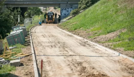 Atnaujinama I. Šimulionio gatvė Karoliniškėse – bus patogi ir dviratininkams