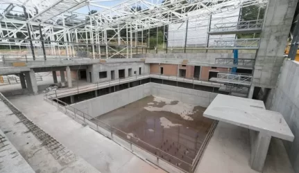 Jau atlikta 40 proc. Lazdynų baseino statybos darbų – duris atvers kitąmet