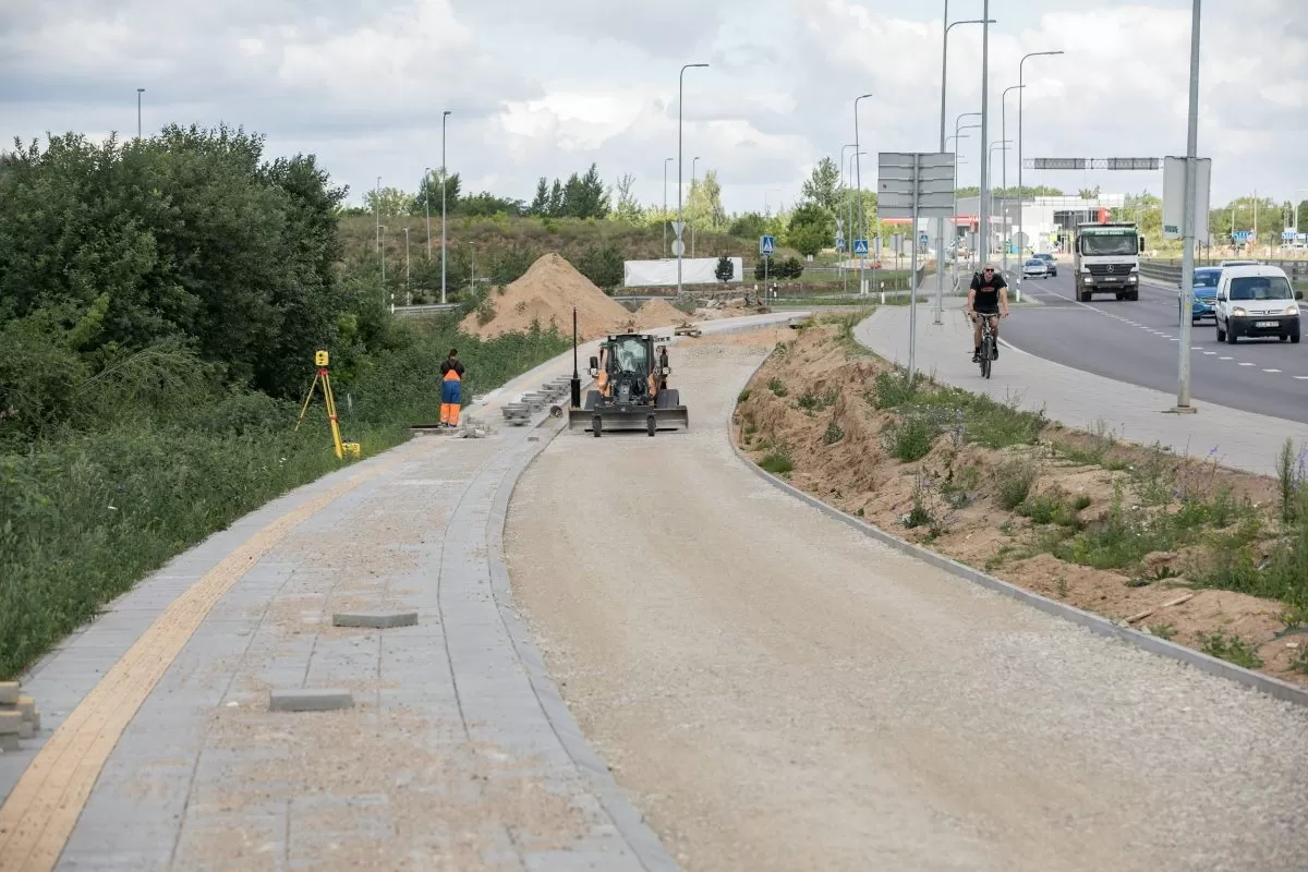 Nauja jungtis Vilniaus dviračių takų tinkle – Pilaitėje tiesiamas dviračių takas