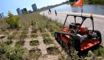 Sostinė tvarkosi išmaniai – teritorijas prižiūri robotai ir dronai