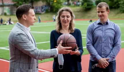 Renovuoti mokyklų sporto aikštynai Vilniuje kviečia sportuoti