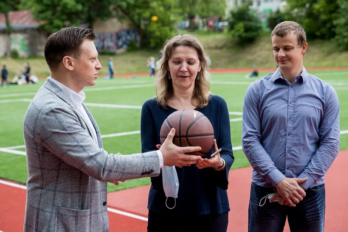 Renovuoti mokyklų sporto aikštynai Vilniuje kviečia sportuoti