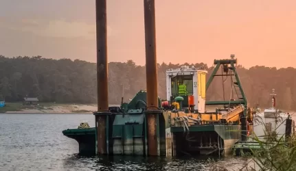 Startuoja finaliniai naujos irklavimo trasos darbai: pradedamas gilinti Lampėdžio ežeras