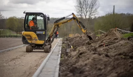 Paupio sporto aikštynas: su padelio aikštelėmis ir apšvietimu