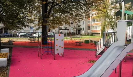 Dėl naujų vaikų žaidimo aikštelių įrengimo