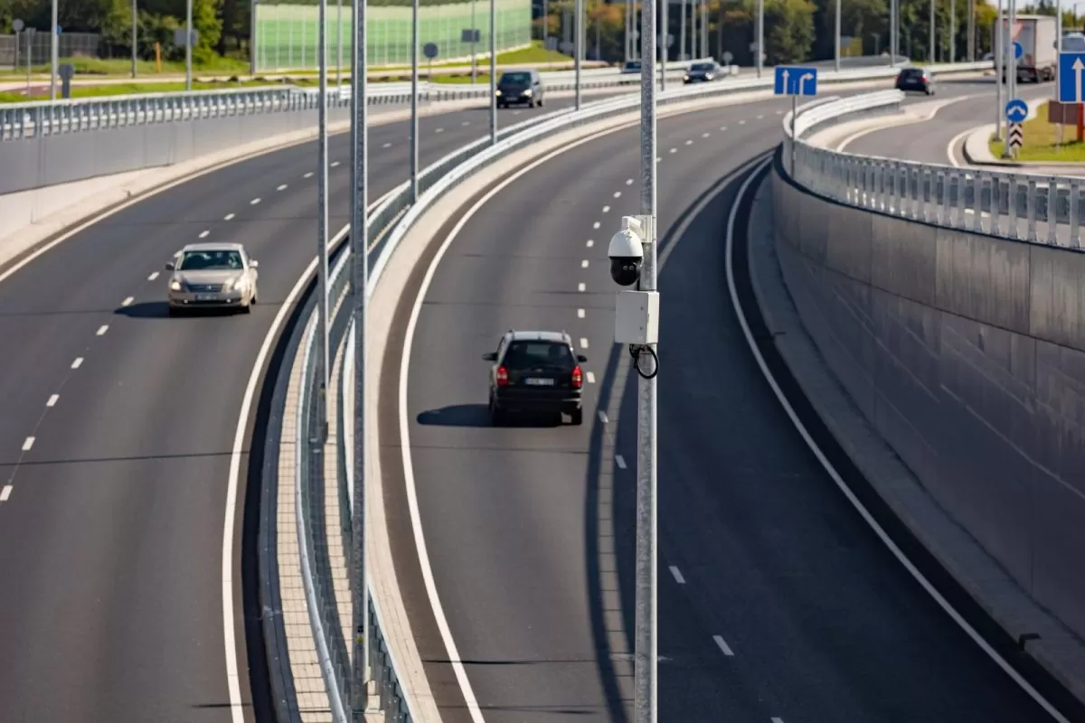 Oficialiai užbaigtas Liepkalnio ir Žirnių g. viadukas jau duoda teigiamų pokyčių