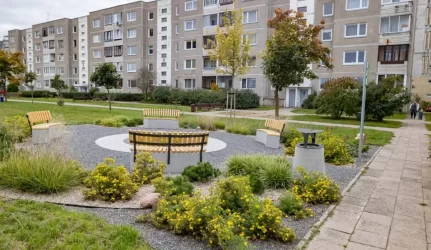 100 žaliųjų salelių – vilniečių poilsiui daugiabučių kiemuose