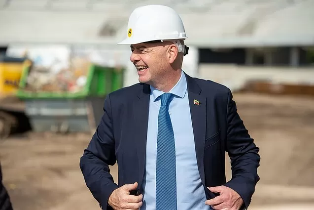 FIFA prezidentas Gianni Infantino įvertino Kaune kylantį stadioną: „Čia bus viskas, ko reikia pergalėms“