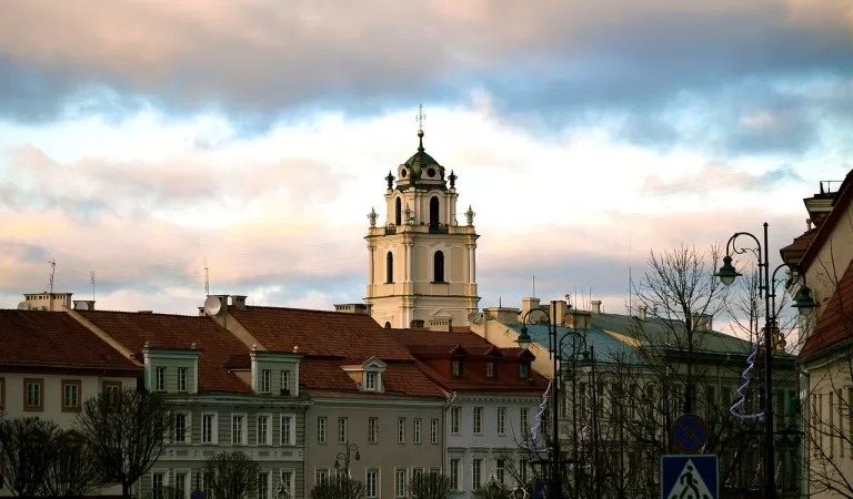 Svarstoma atsisakyti taršaus kietojo kuro Vilniaus gyvenamuosiuose būstuose