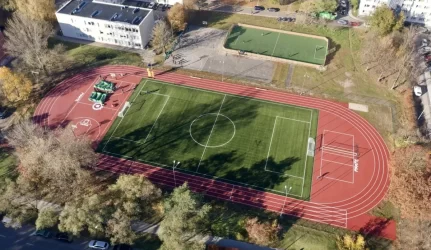 Vilnius atveria jau 18 modernizuotą stadioną – šįkart atsinaujino Karoliniškės