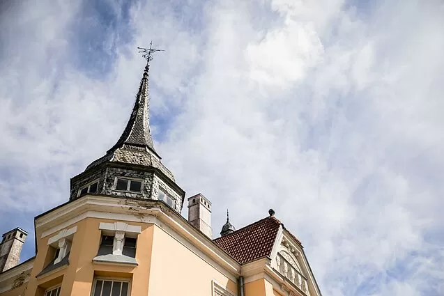 Dėl didžiausio Kalėdų Senelio nerimo buvo surengtas architektūrinis konkursas sniego muziejui suprojektuoti – kviečiame sekti nugalėtojo paskelbimą 2021 m. gruodžio 10 d. nuo 10:00 iki 11:00 (CET)