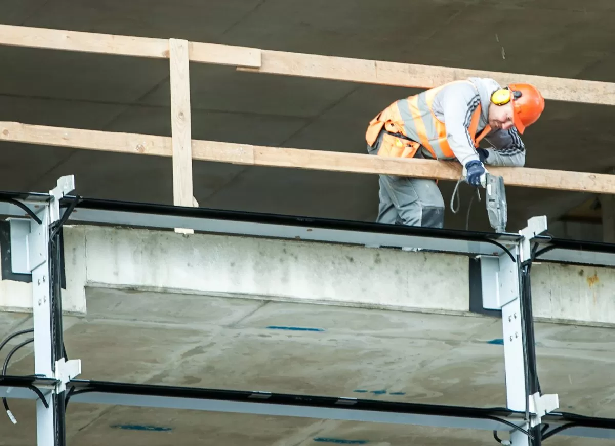 Skaidriai dirbančio asmens identifikavimas statybvietėse įsigalios nuo kitų metų balandžio 1 dienos