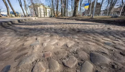 Istoriniame Vilniaus kvartale atidengtas XIX a. grindinys bus išsaugotas