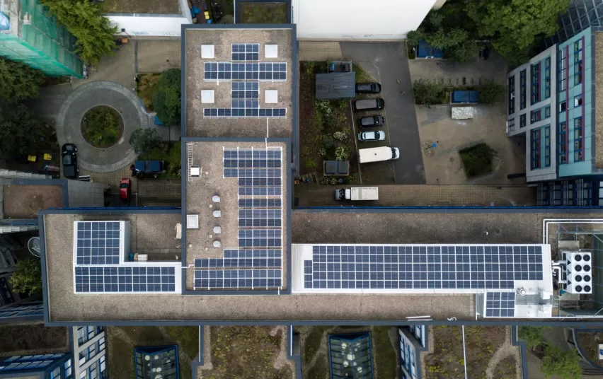 Nepasiturintys gyventojai jau gali teikti paraiškas paramai saulės elektrinėms ir netaršiems šilumos įrenginiams