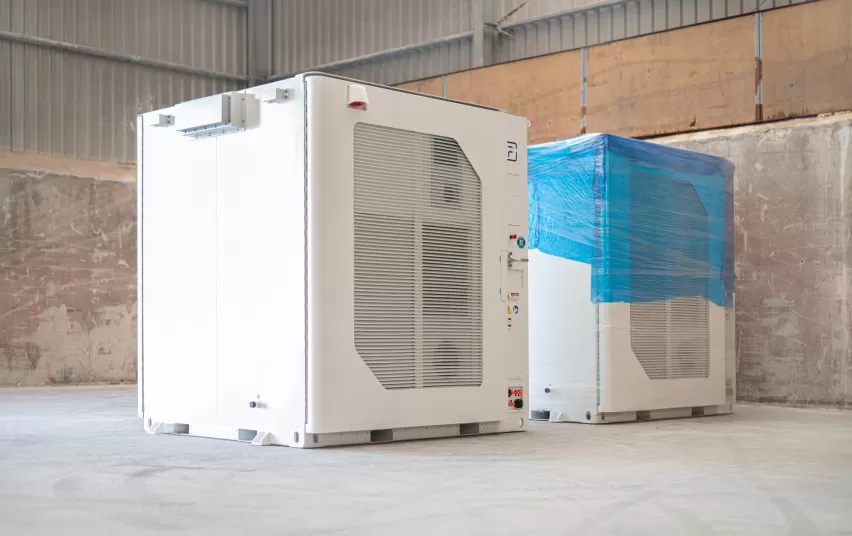 Į Lietuvą atplukdyti pirmieji momentinio energijos rezervo sistemos įrenginiai