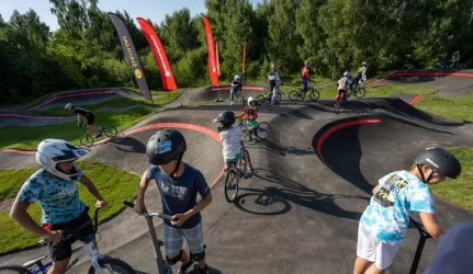 Šiauliai nuo šiol galės organizuoti tarptautinius „ pump track” čempionatus - čia atidaryta nauja velotrasa, atitinkanti pasaulinius standartus