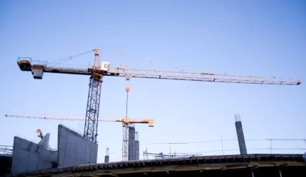 Aplinkos ministerijoje svarstyti viešojo intereso gynimo dėl neteisėtos statybos klausimai