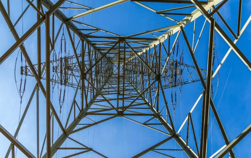 Pritarta elektros energijos dalies kainos kompensavimui visiems nebuitiniams vartotojams