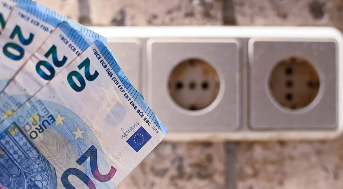 Elektra namuose taupymas