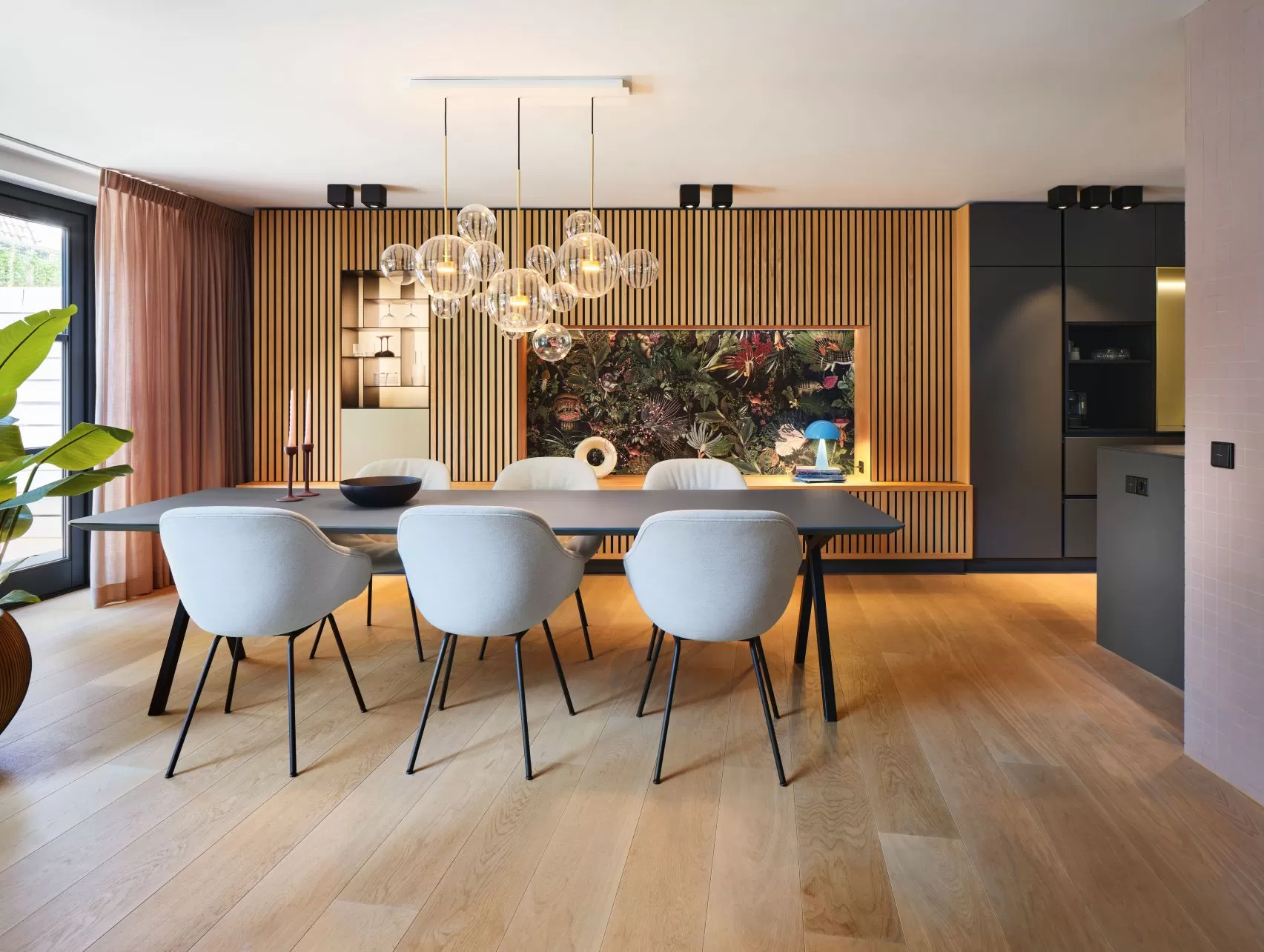 JUNG HOME interjere