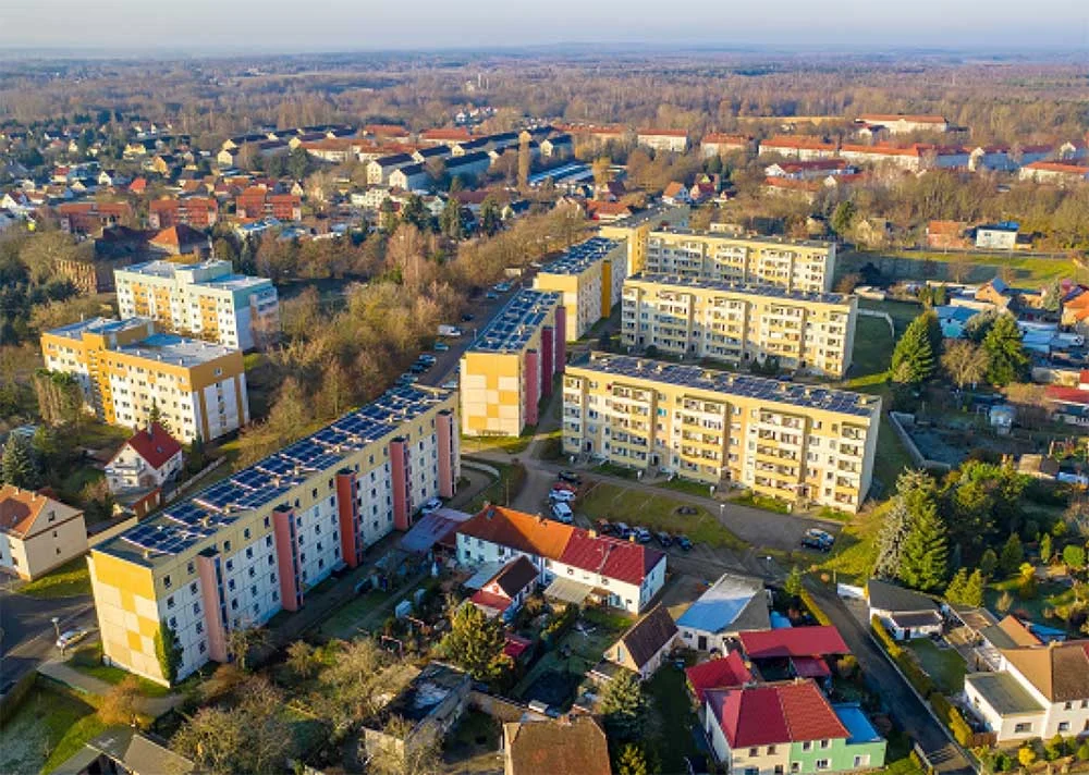 Saulės elektrinės ant daugiabučių
