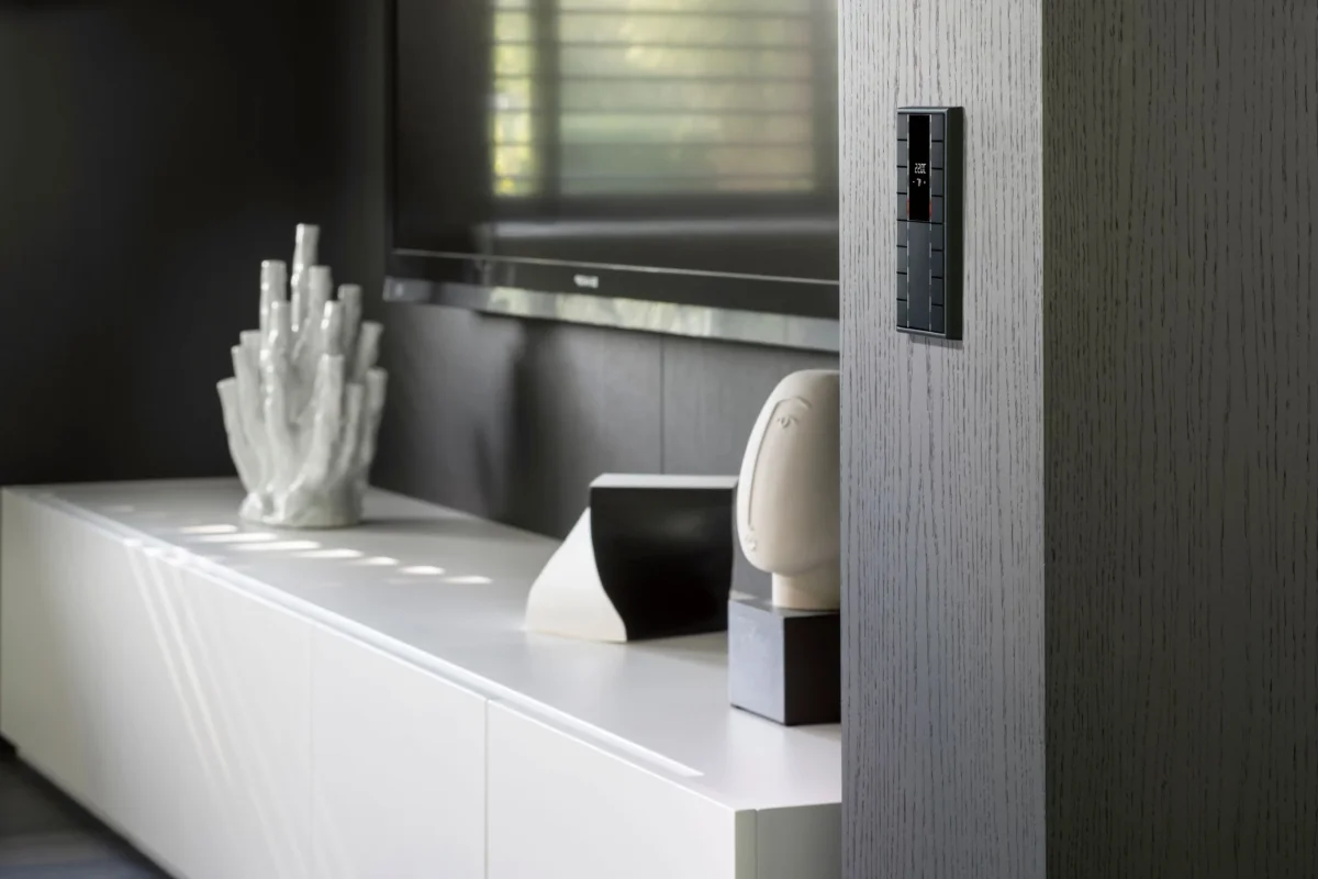 Išmaniųjų namų sistema – daugiau nei tik patogumas JUNG nuotr.