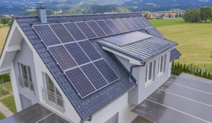 Saulės elektrinė ant stogo įrengimas