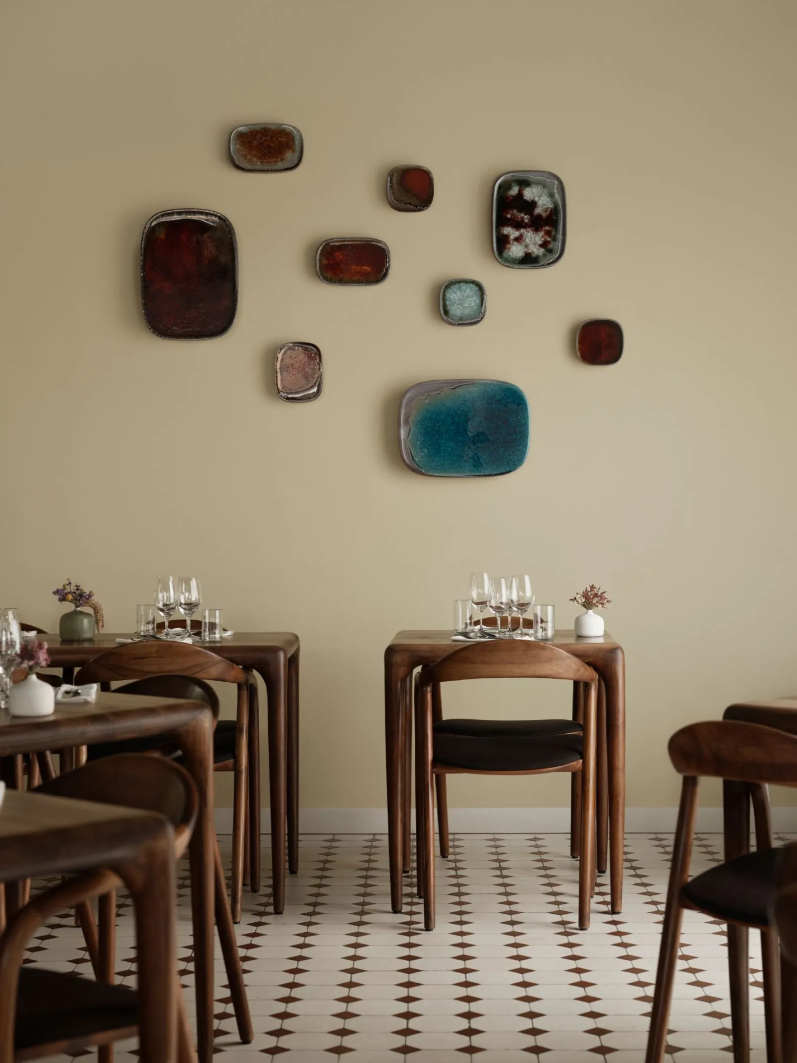 Restorano sienų spalva