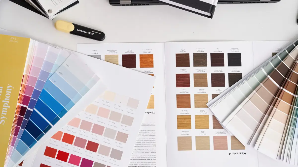 Skirtingai matomos spalvos